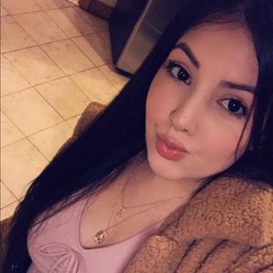 Meet your Posher, Nicole